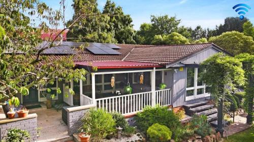 Moss Vale House | Discover Natures Nest on Nari: Family & Pet Friendly Retreat