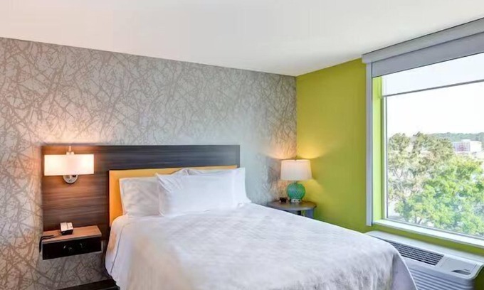 Lake Hamilton Hotel | Nature’s Nook: Lake View Retreat with Full Kitchen & Pets Welcome