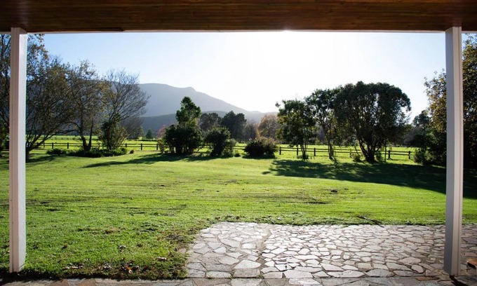 Die Barakke House | Discover Natures Way Farmhouse: 4-Star Family Retreat