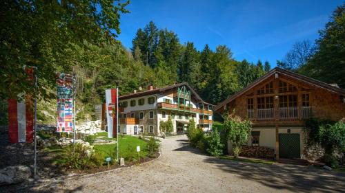 Anthering Hotel | Discover Naturidyll Hotel Hammerschmiede with Ocean Views