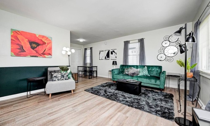 Indianapolis House | Cozy 2-Bedroom Retreat in Indianapolis with Great Amenities