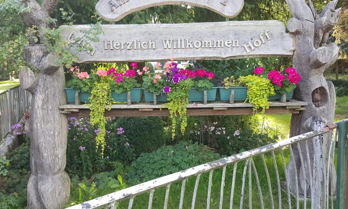 Friedrichsruhe Apartment | Family-Friendly Naturnahe Ferienwohnung with Great Ratings