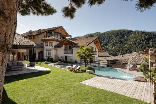 Trodena Apartment | Discover Naturoase Stegerhof Apt Vergissmeinnicht Poolside