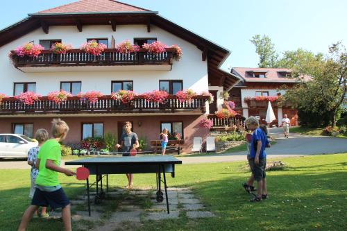 Mariahof House | Pet-Friendly Naturpark Bauernhof Sperl: Family Fun Awaits