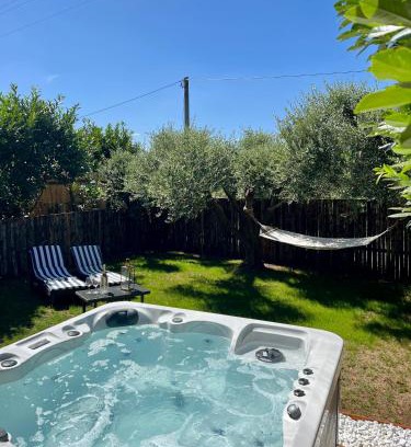 Ronciglione House | Relaxing Natuscia Country Villa with Private Jacuzzi & Garden