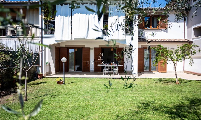 Lake Bracciano Apartment | Relaxing Natuscia Trevignano Romano Villa with Garden Retreat