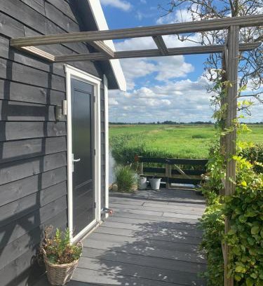 Gouderak Apartment | Tranquil Natuurhuisje Gouderak: Family-Friendly Retreat