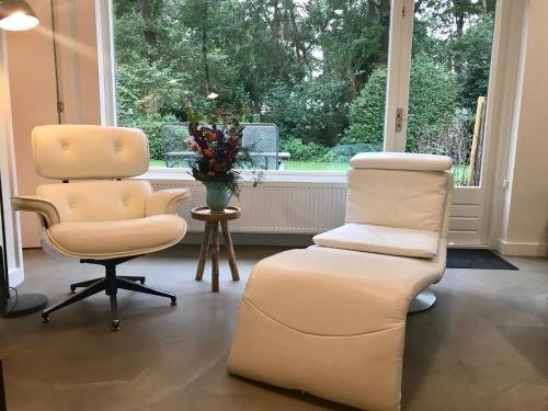 Otterlo House | Child-Friendly Retreat at Natuurpark Hoefbos Boshuisje