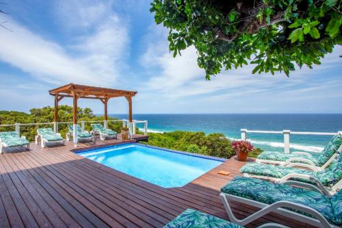 Zitundo House | Naudicals Dune: Oceanfront Family Retreat with Pool Access