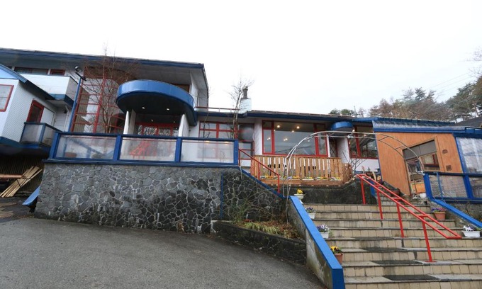 Yamanakako Hotel | Pet-Friendly Getaway at Naughty Cao Hotel