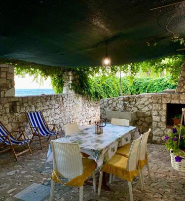 Marina di Andrano House | Experience Nausicaa & Ulisse: Pet-Friendly Oceanfront Escape