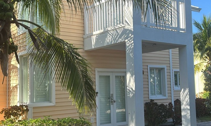 Alice Town House | Nautical Bimini Bay Villa with Starlink