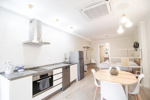 Poblats Maritims Apartment | Cozy Nautical Flats - Pet and Child Friendly Retreat