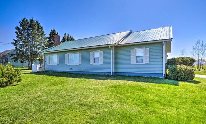 Lubec House | Inviting Nautical Lubec Cottage with Fire Pit & Grill