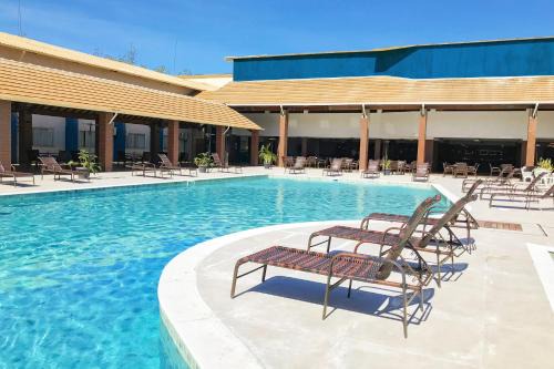 Taperapua Beach Resort | Experience Nauticomar Resort: Beach Club & Ocean Views