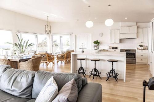 Binalong Bay House | Unforgettable Nautilus Stay at Bay of Fires - Family Friendly