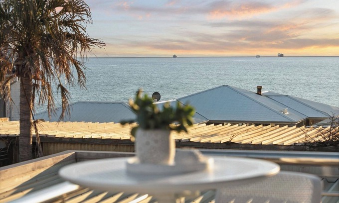 Cottesloe House | Experience Nautilus Haus - A Coastal Haven for All
