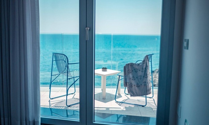 Giardini Naxos Hotel | Discover Nautilus Hotel: 4-Star Comfort with Family-Friendly Perks
