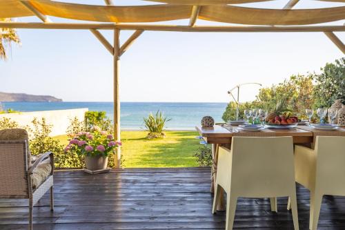 Kato Stalos House | Oceanfront Nautilus House: Rated 9.1, Family & Pet Friendly