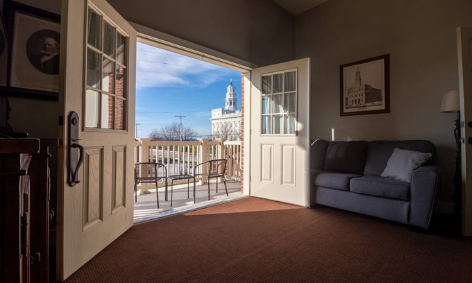 Nauvoo Hotel | Discover Nauvoo Temple House Hotel with Family-Friendly Amenities