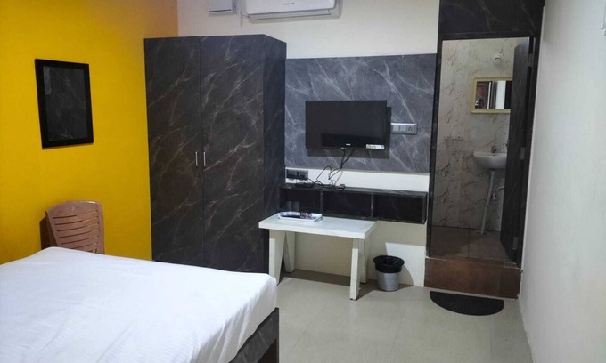 Rajajinagar Hotel | Comfortable Stay at Navarang Residency with Breakfast Included