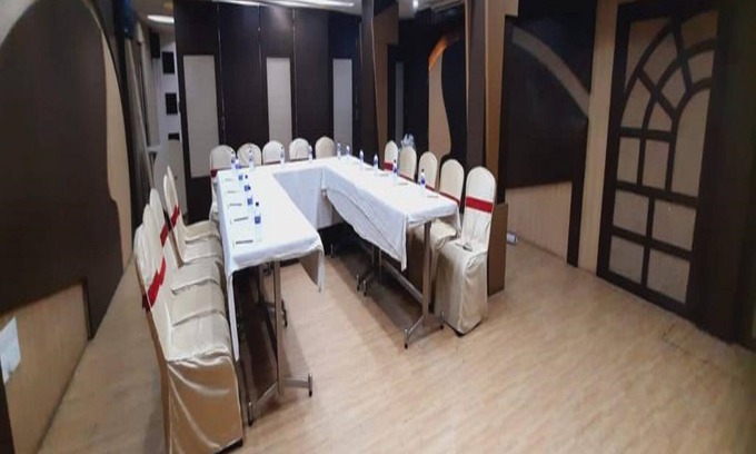 RS Puram Hotel | Discover Comfort at Navaratna Delight with Family-Friendly Amenities
