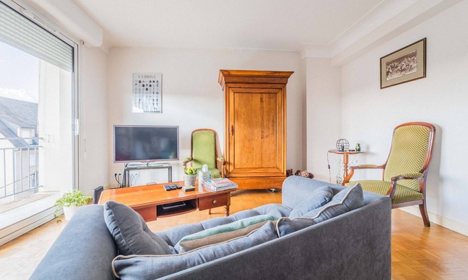 Brive-la-Gaillarde Apartment | Bright NAVIER #4 Apartment with Family-Friendly Amenities