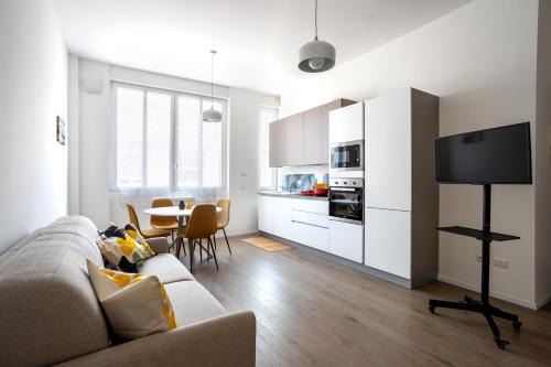 Morivione Apartment | Modern Navigli Suite with Fast Wi-Fi & Family-Friendly Space