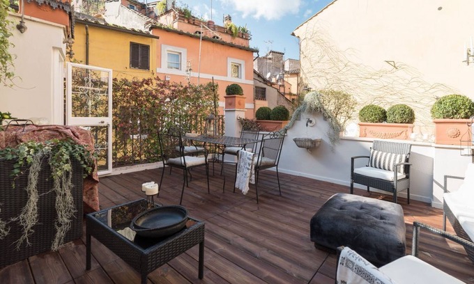 Rione V Ponte Apartment | Indulge in Navona Apartment with Terrace & Spa Amenities