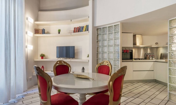 Rione VI Parione Apartment | Explore Navona Pretty Home with Pet-Friendly Amenities