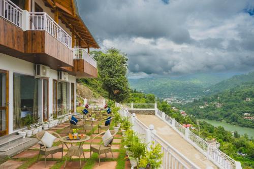 Bhimtal Hotel | Pet-Friendly Navya Stays with Family Amenities Await You