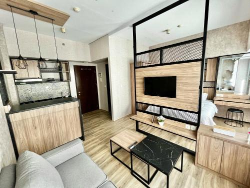 Solo City Centre Apartment | Relaxing Nawasena Studio at Solo Paragon Apartment