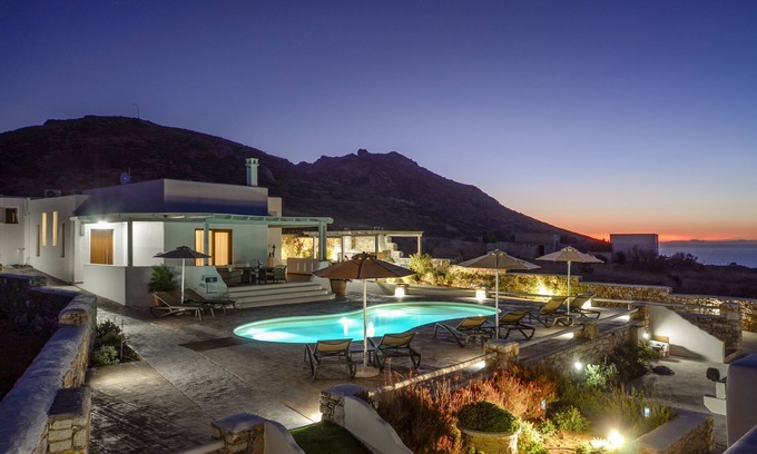Naxos Town Villa | Discover Naxos Secret Paradise Villa with Exclusive Amenities