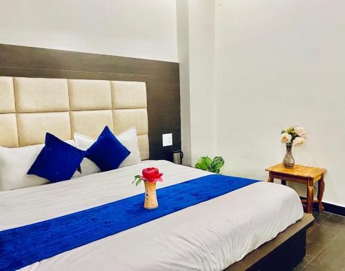 Varanasi Hotel | Nayra TJ Regency