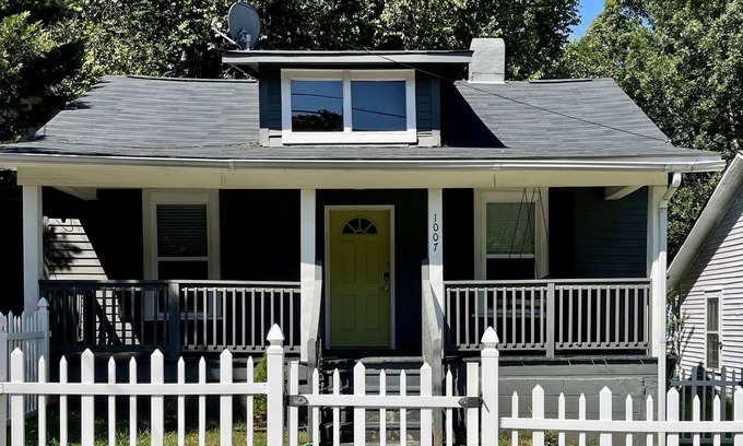 University Park Apartment | Pet-Friendly Retreat near NC STATE & Cameron Village