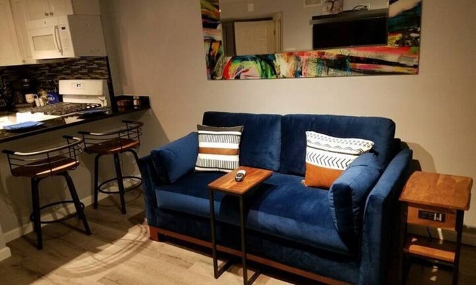 Eastwick Apartment | Stylish Unit Close to Airport with Parking and Yard