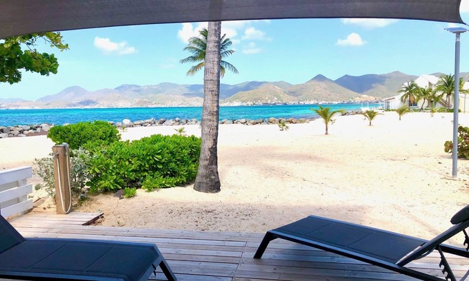 Nettle Bay House | Beachfront Bliss: Renovated 3BR Oasis with Pool & Sea Views