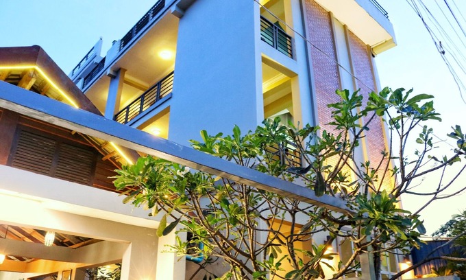 Kampot Hotel | Cozy Neakru Guesthouse with Restaurant & Breakfast Options