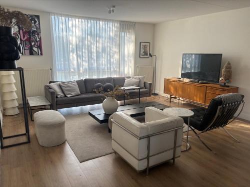 Hoofddorp Apartment | Convenient Stay Near Amsterdam with 90m2 of Privacy