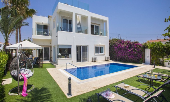 Ayia Thekla Villa | Guest Rated 9.6: Villa Atlantis Near Ayia Napa Centre