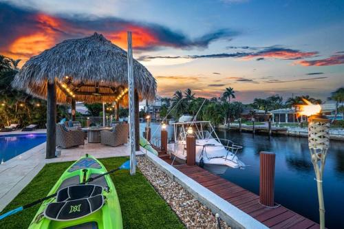 Garden Isles House | Beachside Escape with Pool, Kayaks and Family Fun