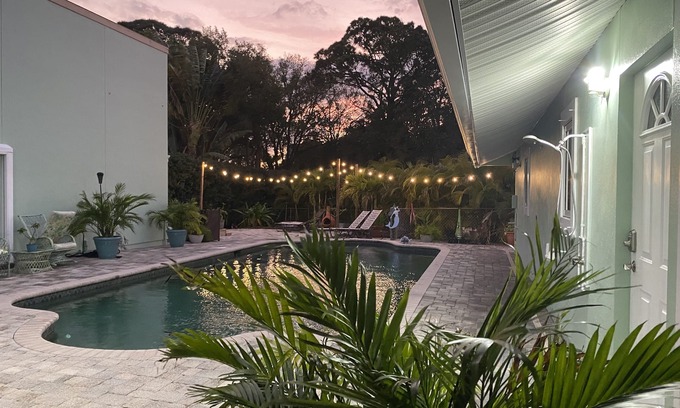 Seminole Apartment | Relaxing Adult-Only Retreat with Beach Pool at The West Wing