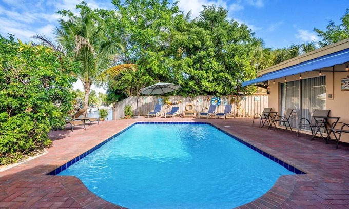 Garden Isles House | Beachfront 4BR Home with Pool & Paddle Boards, Rated 10/10