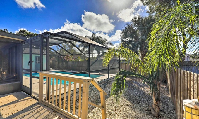 Hammocks Of Palm Harbor Cottage | Cozy Palm Harbor Retreat with Pool and Ocean Views