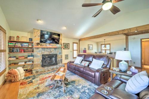 Charter Hills House | Cozy Crimson Cabin with Fire Pit Near Beech Mountain
