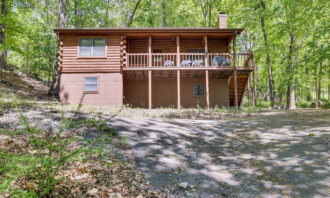 Bushkill Cabin | Cozy Pocono Mountain Cabin Rental Close to Bushkill Falls