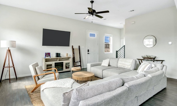 Irving House | Prime Location: Exec Home with Office, Balcony & Pool