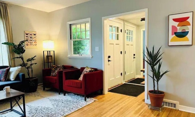Folsom's Addition House | Delightful Stay Near Downtown | Three Maples Hotel