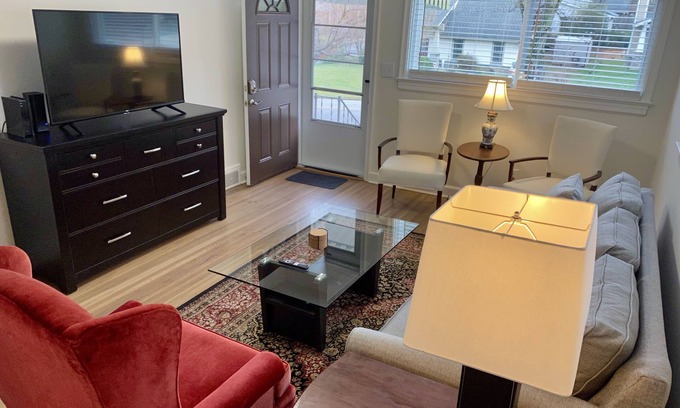 High Point House | Perfectly Located Near Downtown - HPU High Point Regional