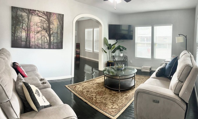 Highland Park House | Near Downtown with Huge Private Backyard w/Turf